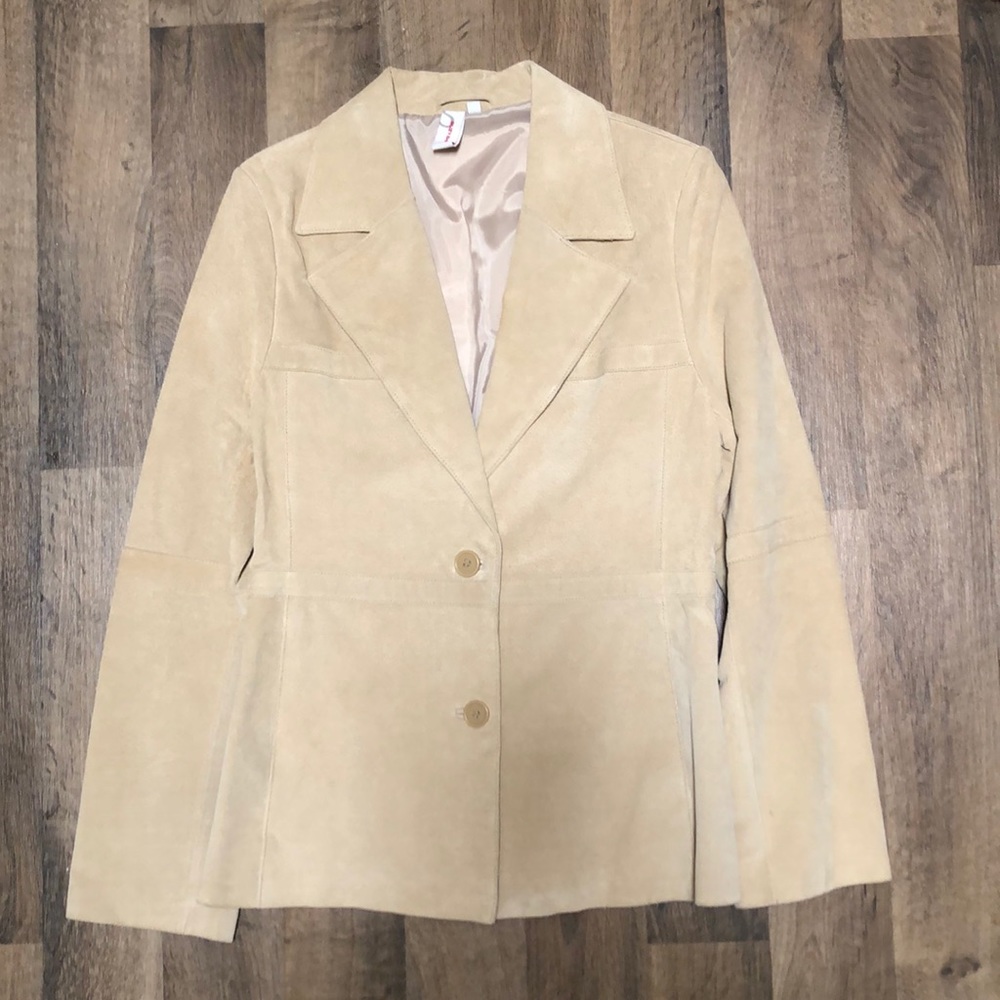 Fitted suede jacket